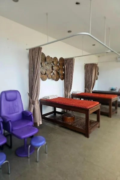 One World One Home Naiharn Hotel – Fotos 11